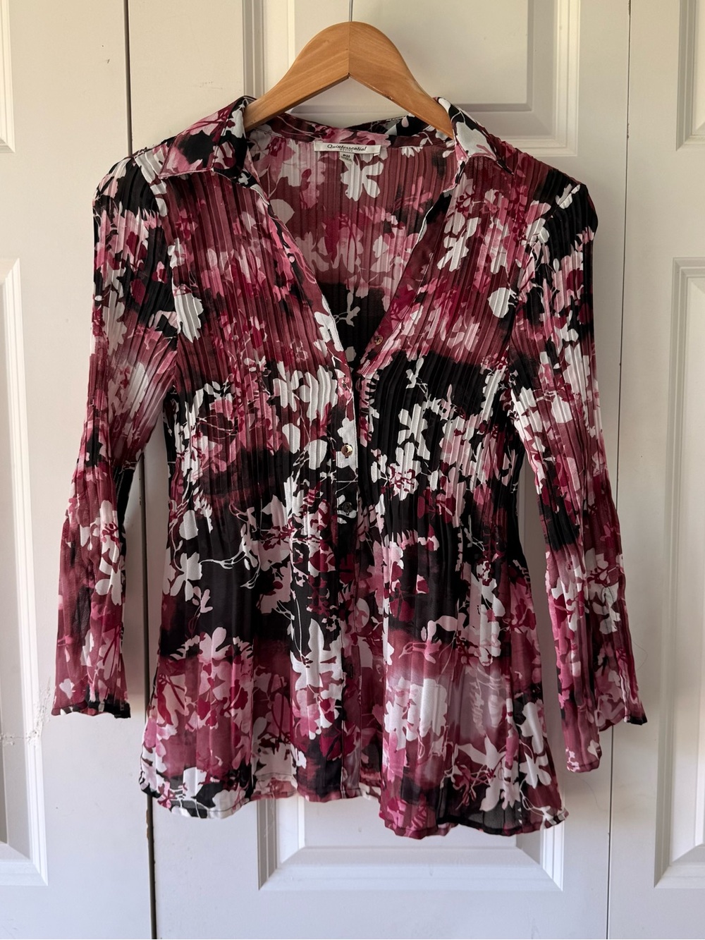 Floral Pleated V-Neck Blouse in Pink, Black & White